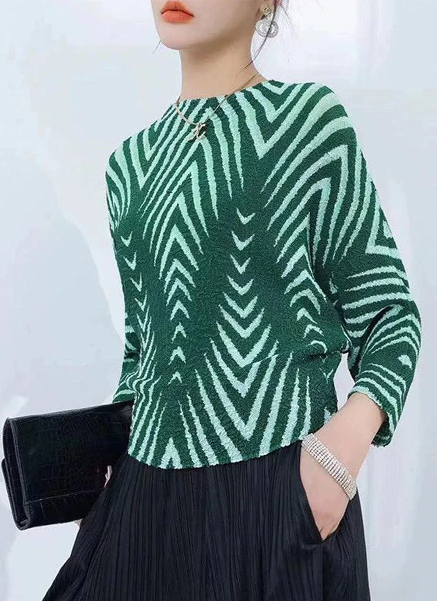 4240042 Line Printed Pleated Top *Green *Backorder