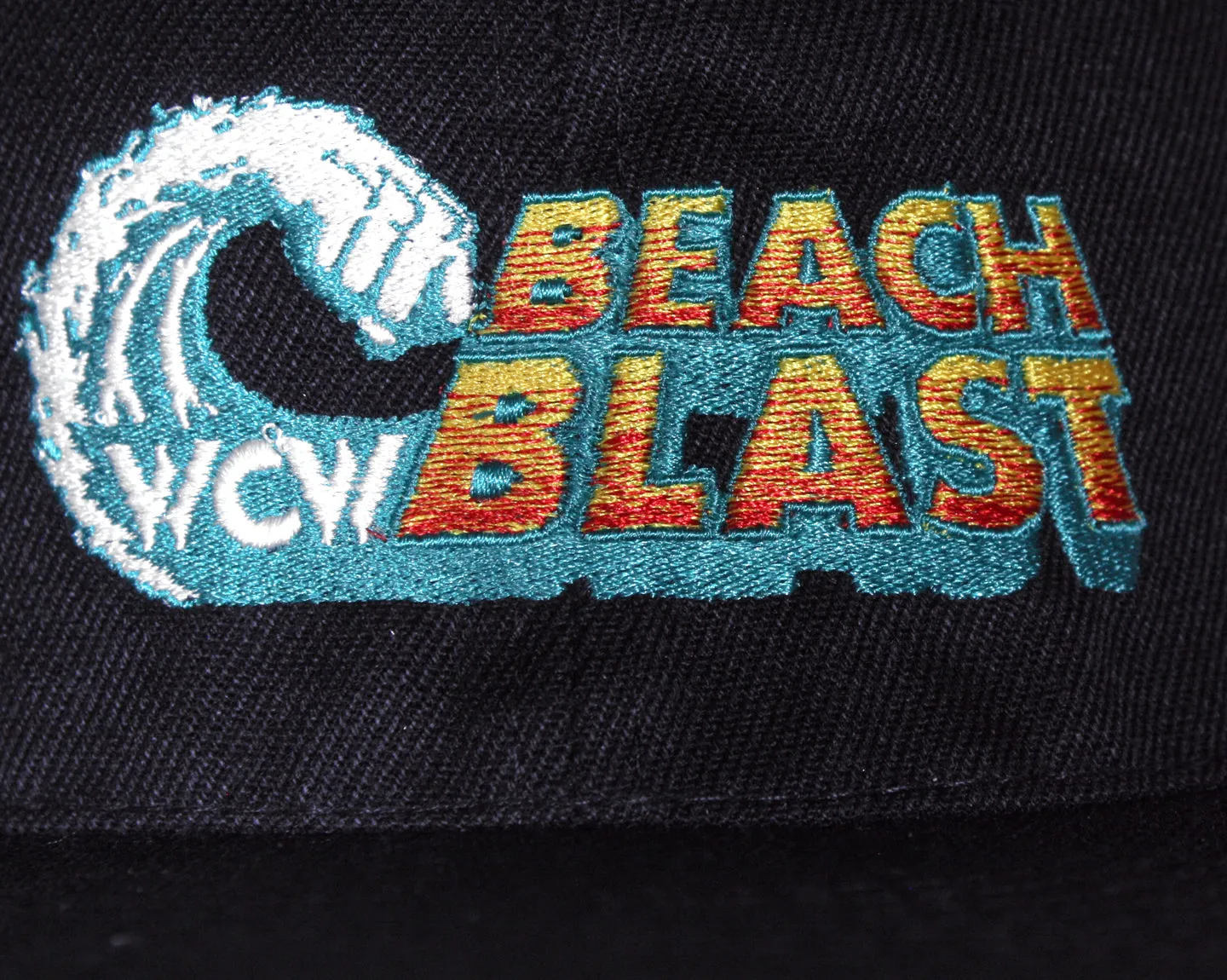 BEACH BLAST EMBROIDERED HAT [BLACK]