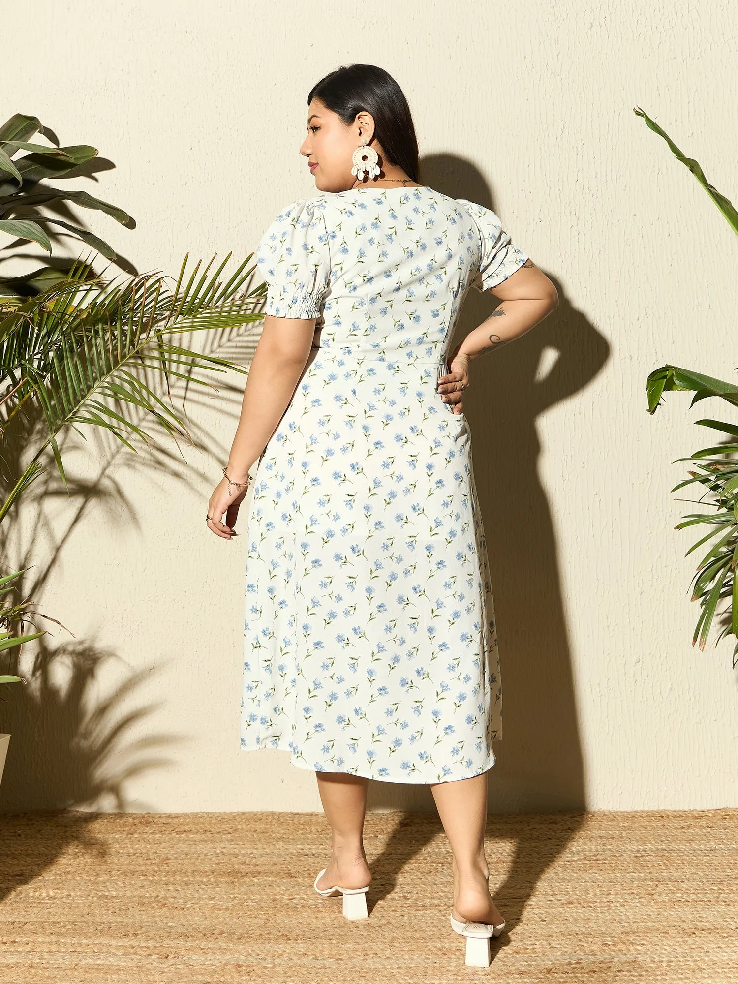 Berrylush Curve Women White Floral Print Sweetheart Neck A-Line Dress