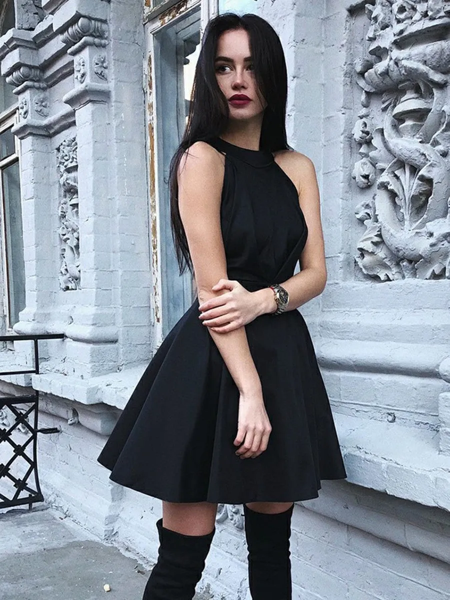 Black A Line Round Neck Pleated Satin Short Prom Homecoming Dresses