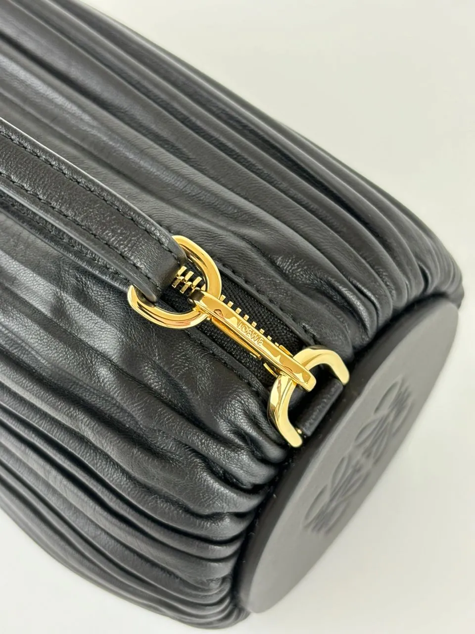 Bracelet Pleated Leather Pouch Shoulder Bag