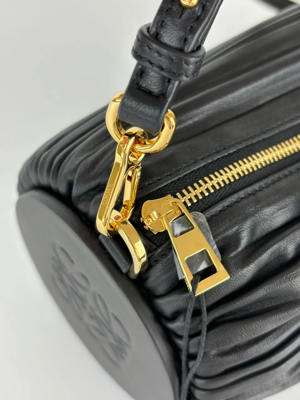 Bracelet Pleated Leather Pouch Shoulder Bag