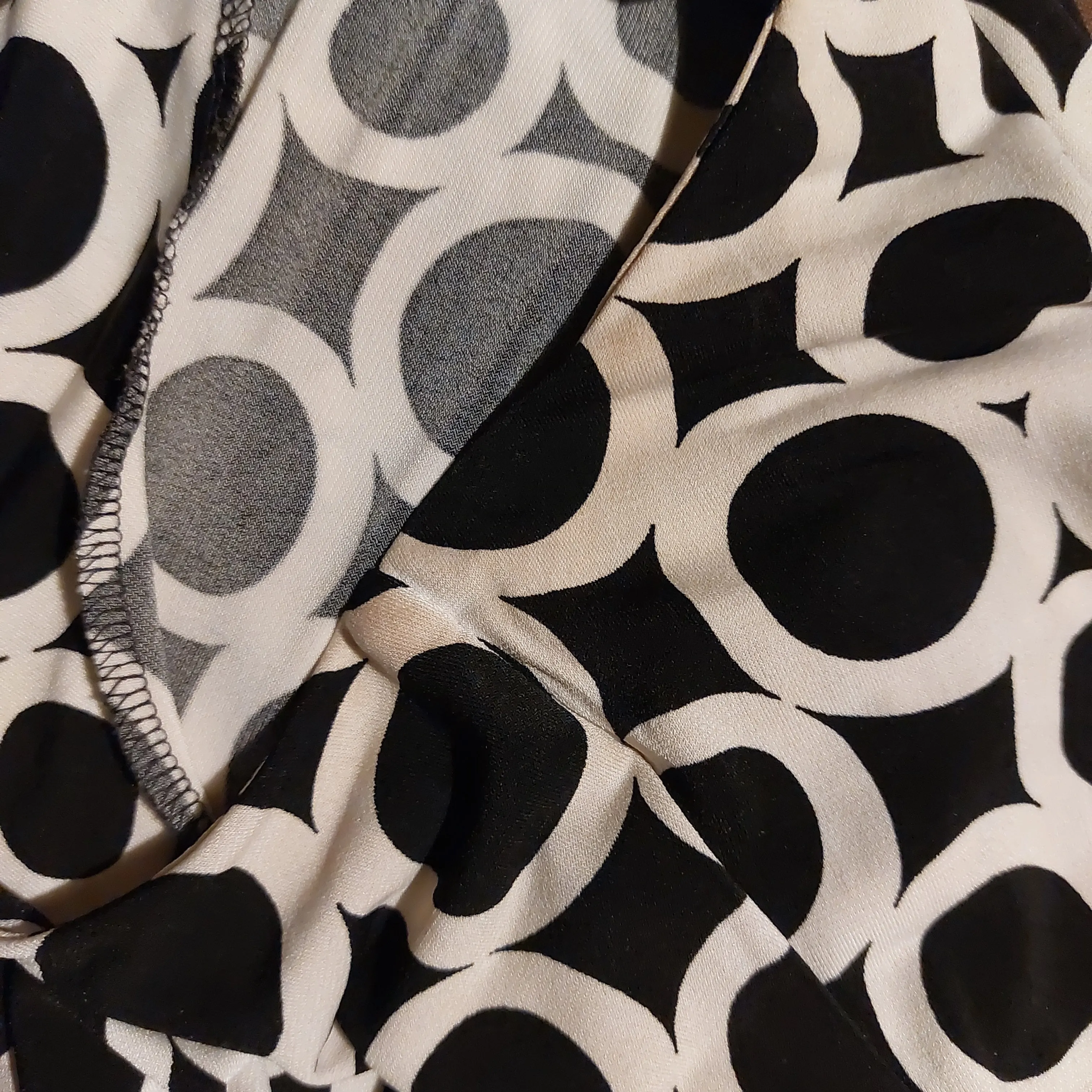 Calvin Klein Black & White Circle-print Sleeveless Blouse | Pre Loved |