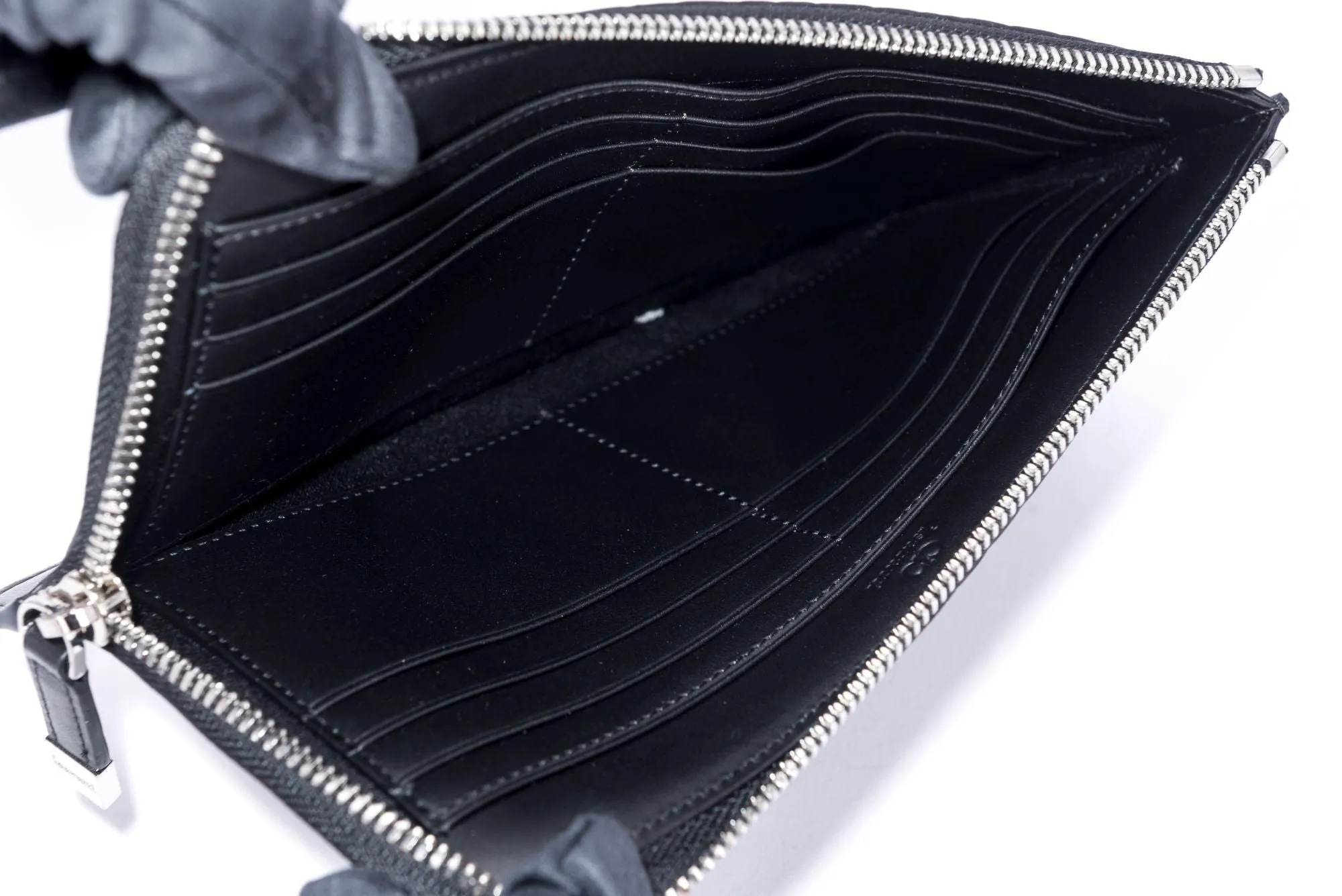 Isaratti VL01 Black Leather Embrosed L-Shape Zipper Pouch with Box