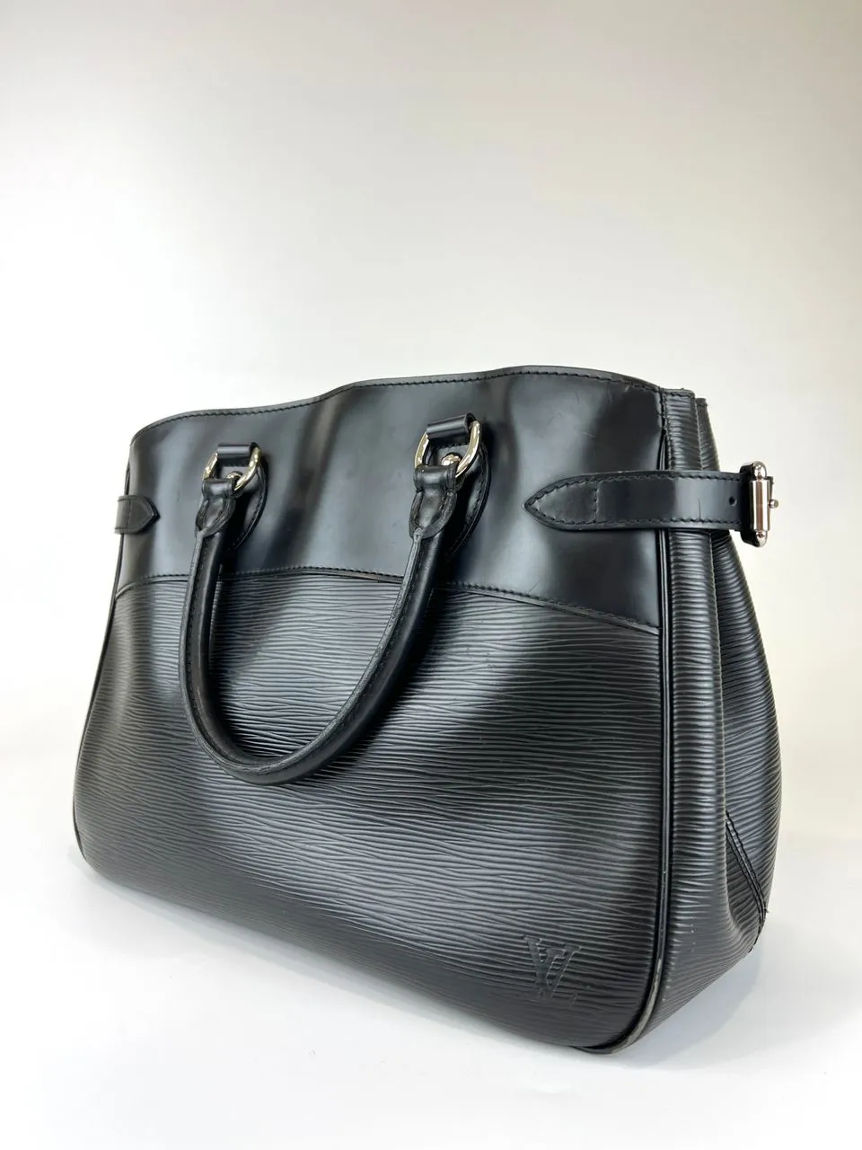 M59262 Black Epi Leather Passy PM Bag