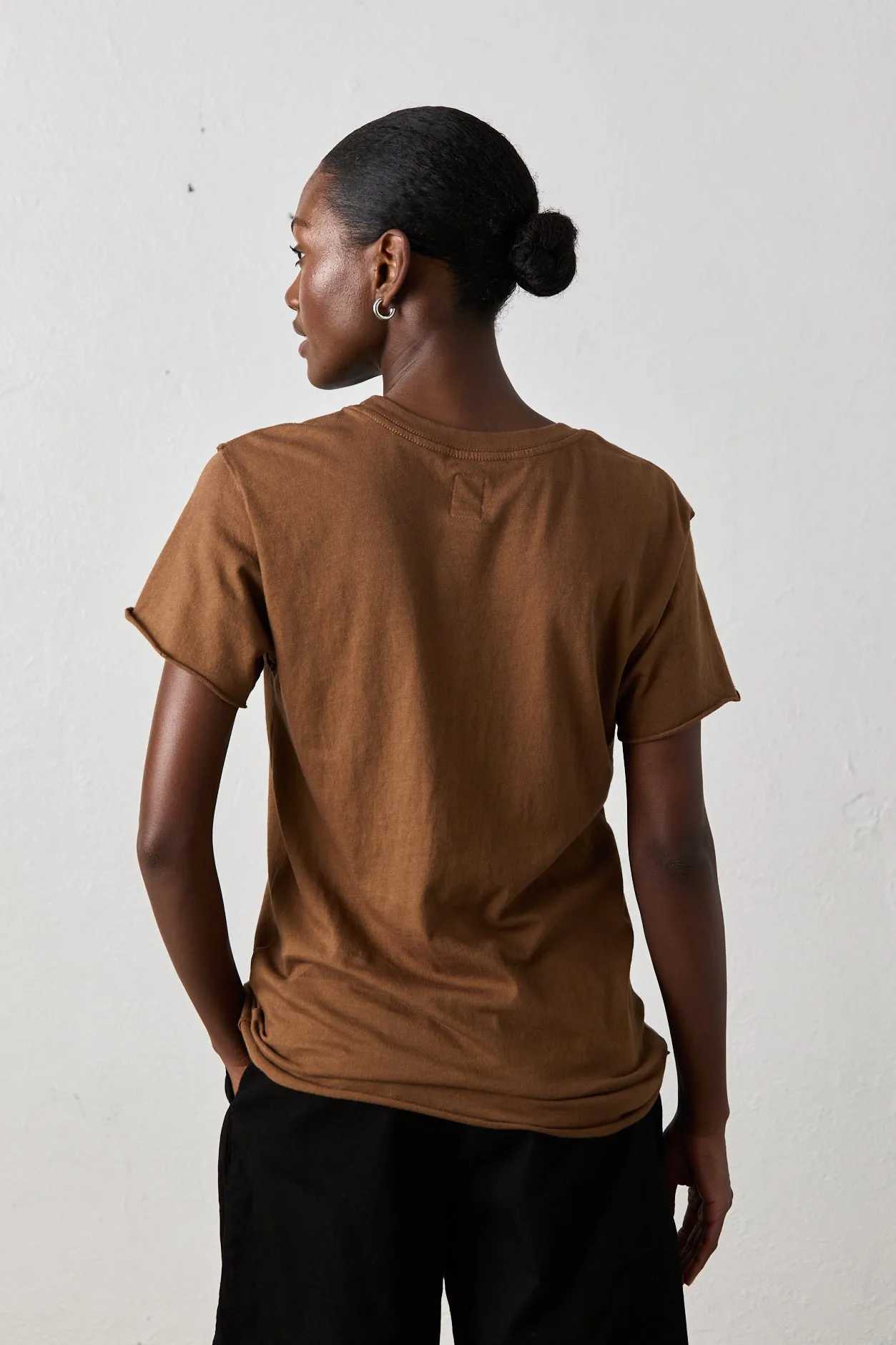 MOORE RELAXED TEE / ESPRESSO