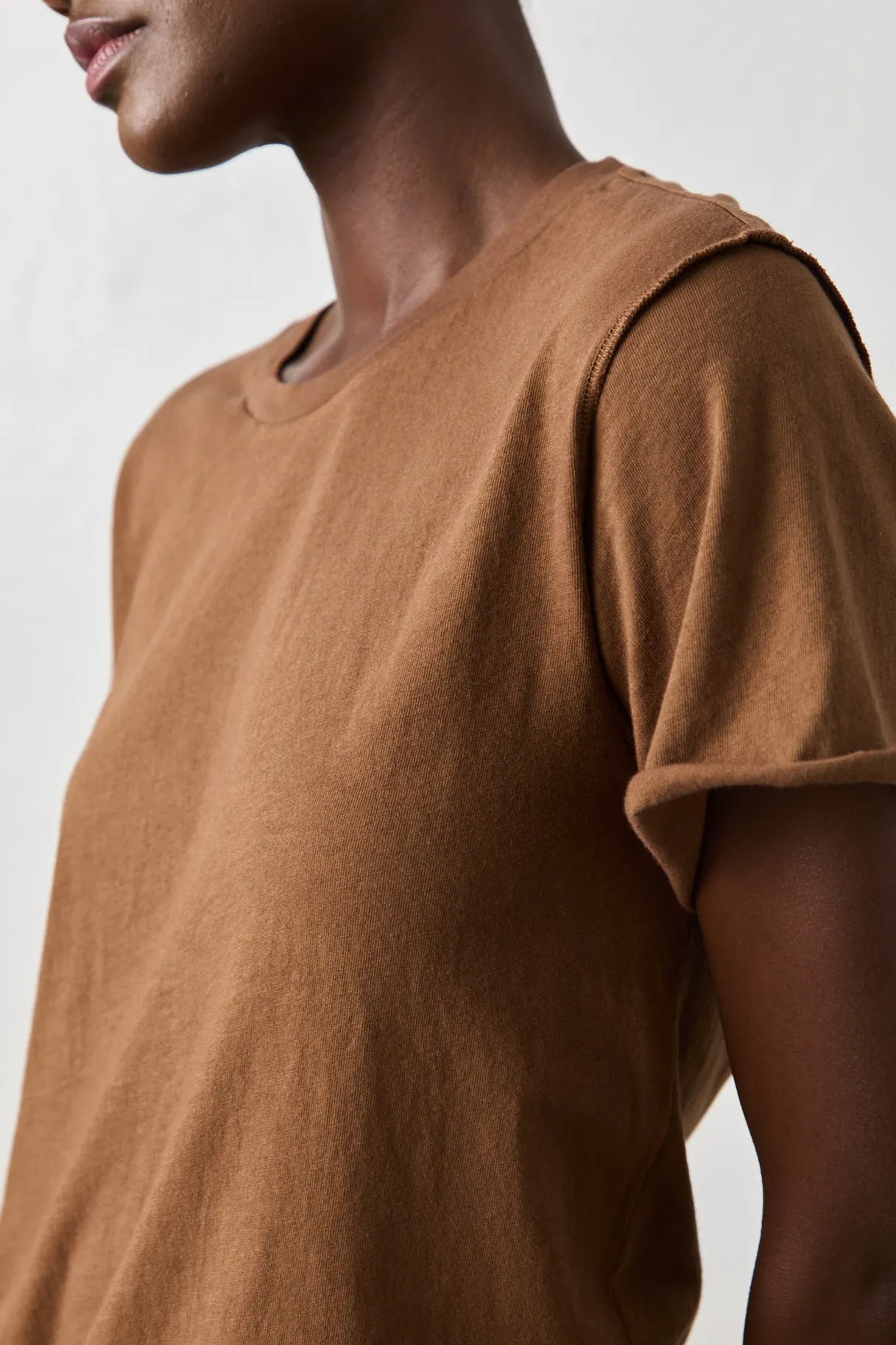 MOORE RELAXED TEE / ESPRESSO