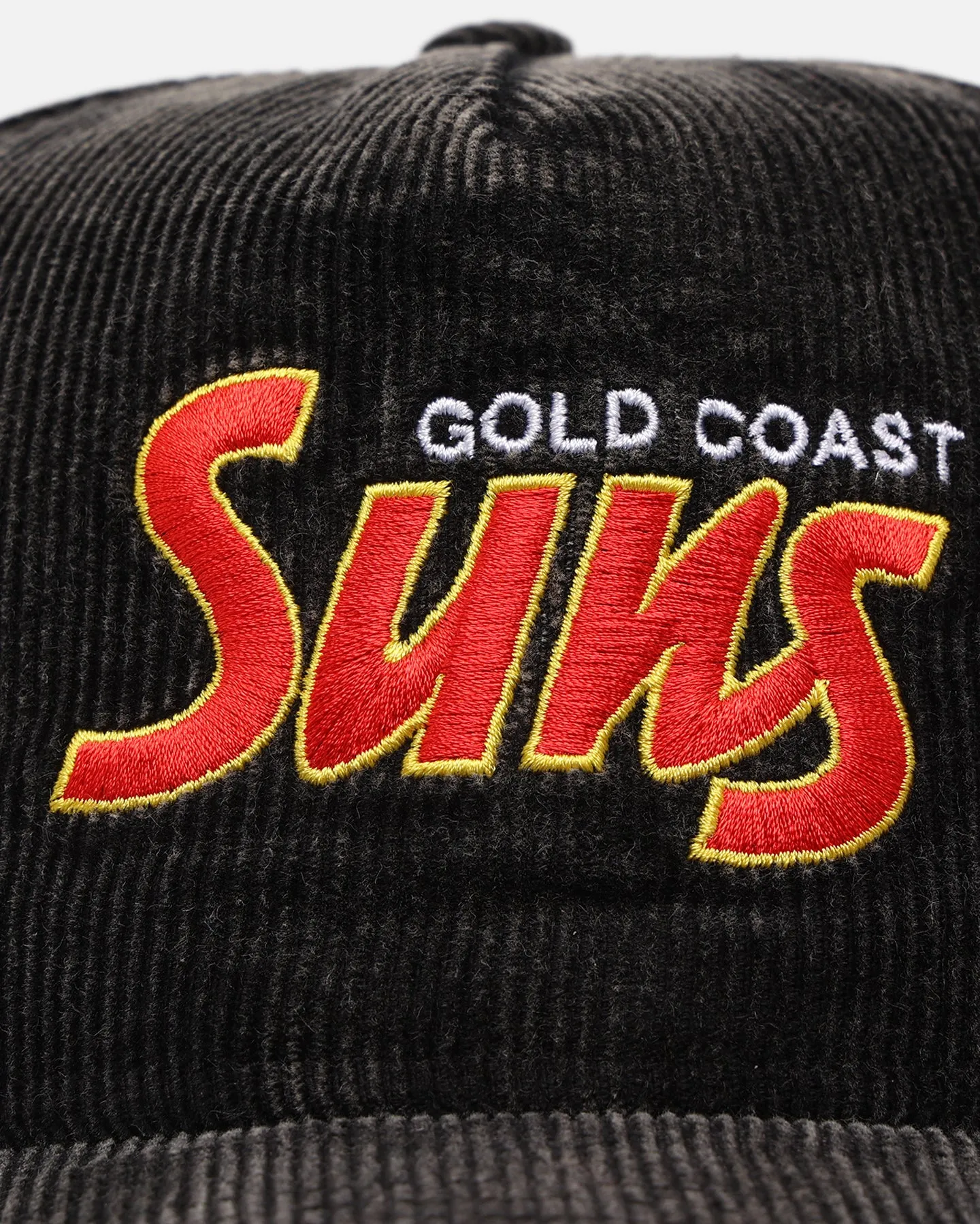 New Era Gold Coast Suns 'Washed Corduroy' Pre-Curved Golfer Snapback Black/Kelly Green