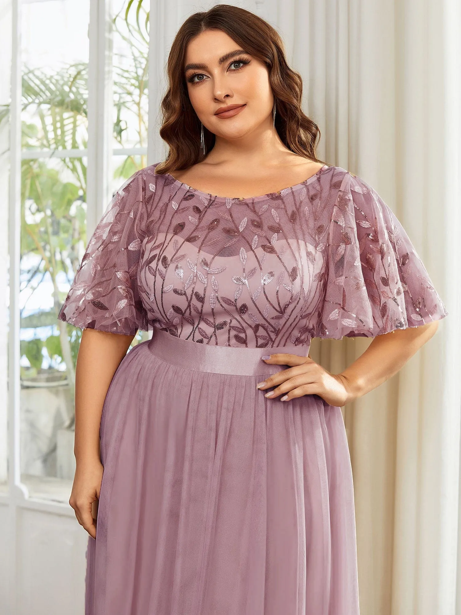 Plus Size Women's Embroidery Evening Dresses with Short Sleeve