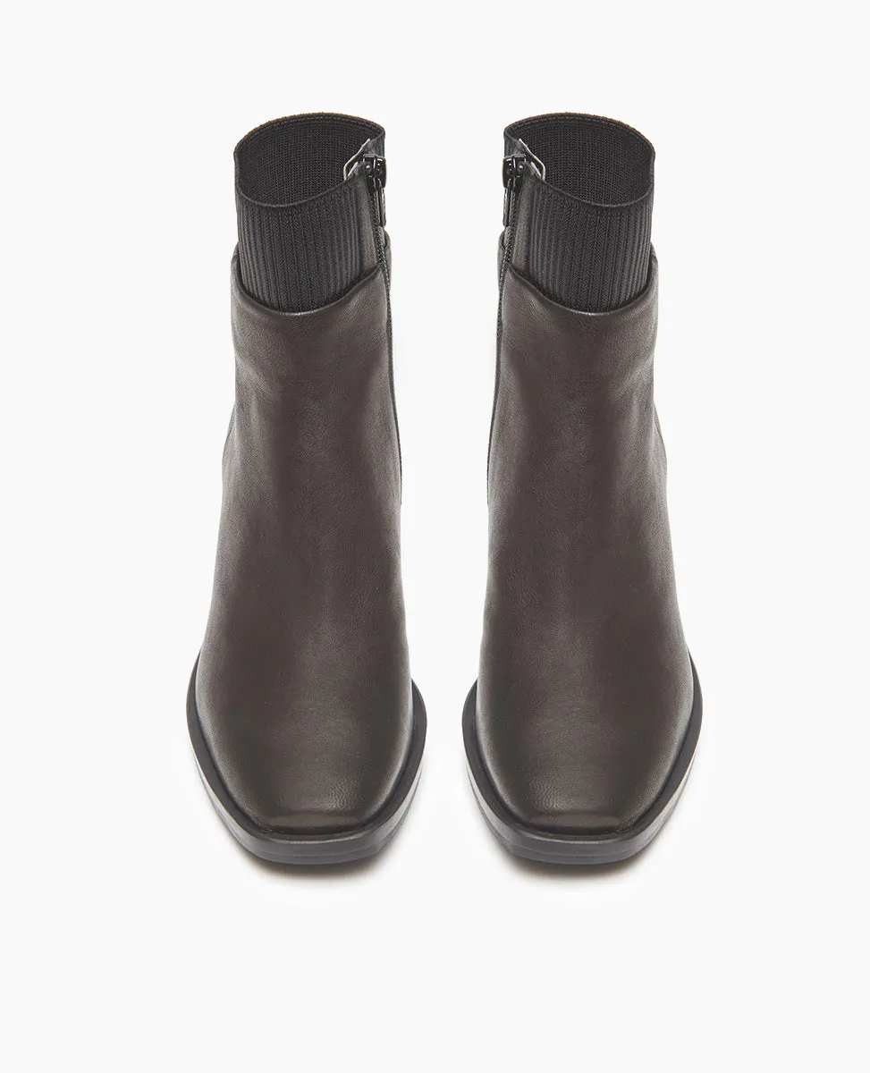 Warehouse Sale - Fib Boot Black Leather